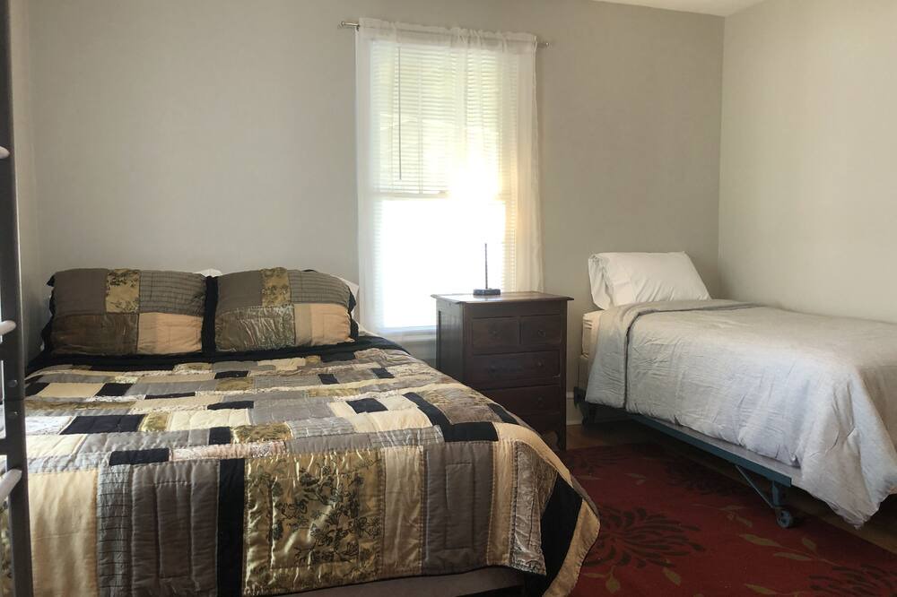 Photo of Others in Travelers Rest