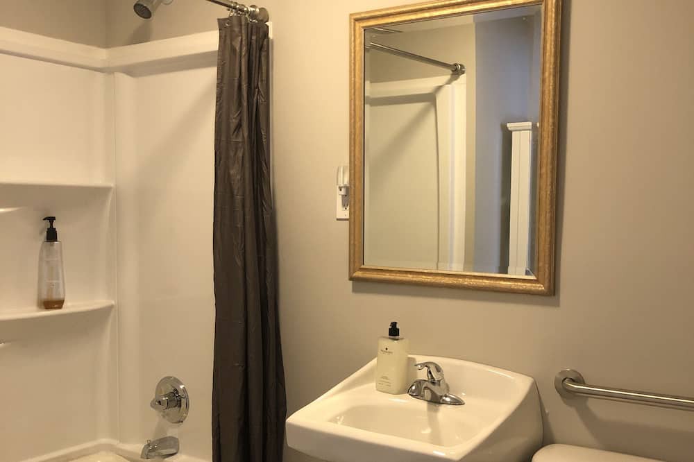 Photo of Bathroom in Travelers Rest