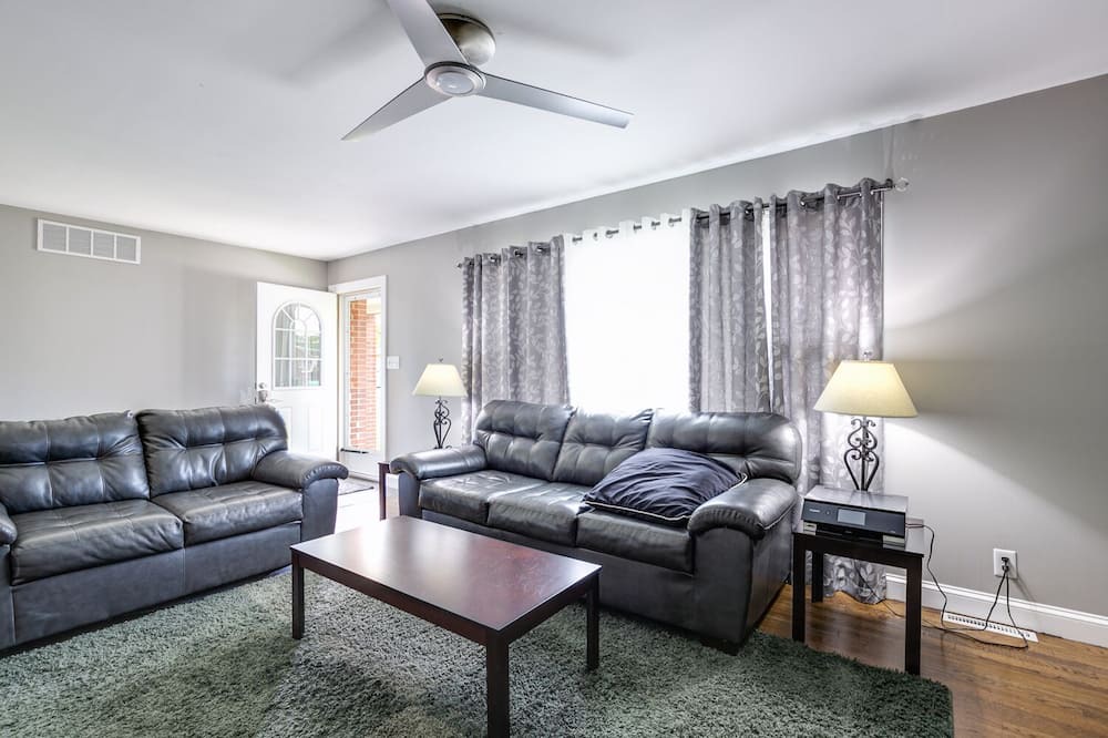 Photo of Livingroom in Winchester