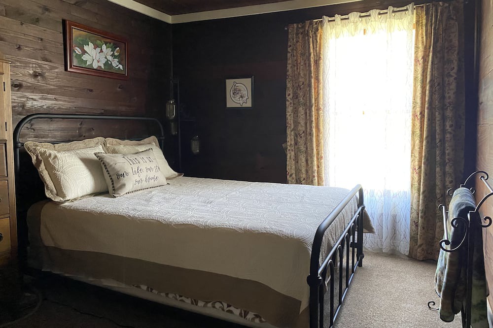 Photo of Bedroom in Pickens