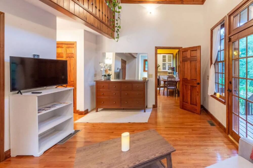 Photo of Livingroom in Almond