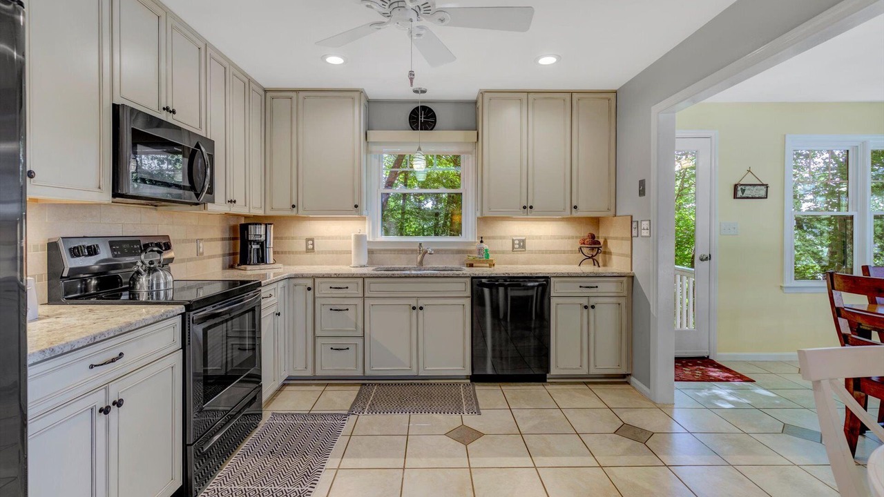 Photo of Kitchen in Goodview
