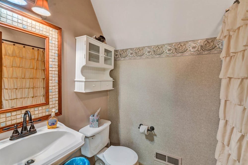 Photo of Bathroom in Goodview