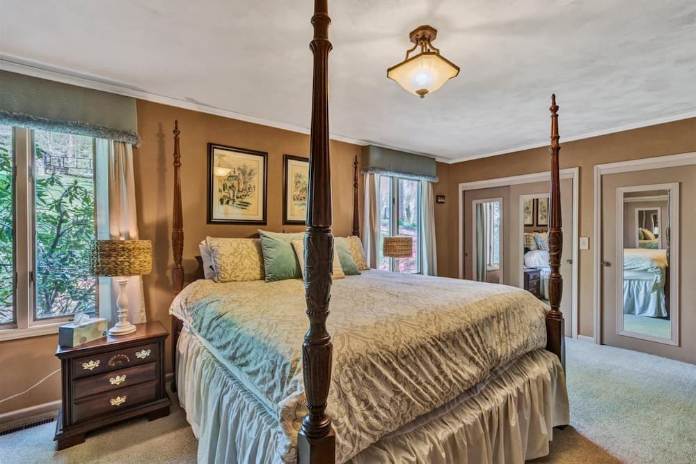 Photo of Bedroom in Goodview