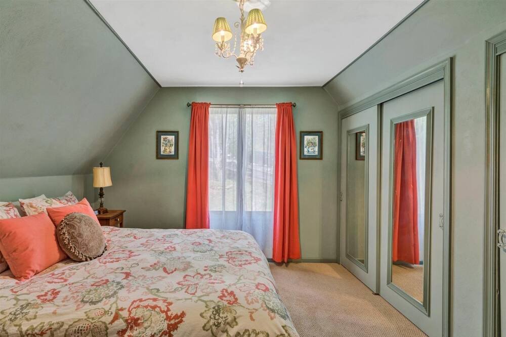 Photo of Bedroom in Goodview