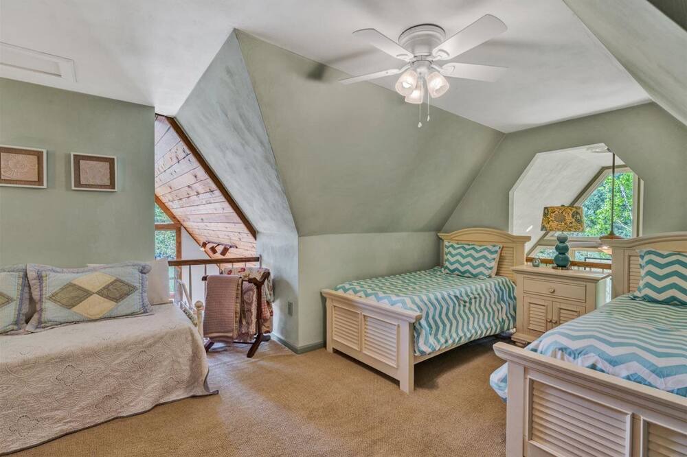 Photo of Bedroom in Goodview
