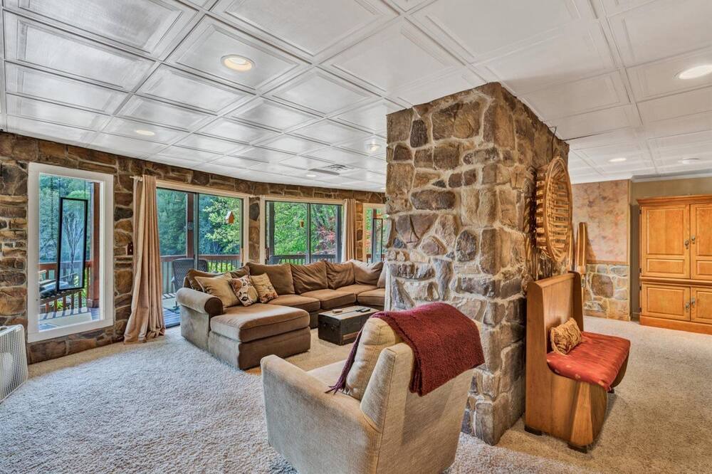 Photo of Livingroom in Goodview