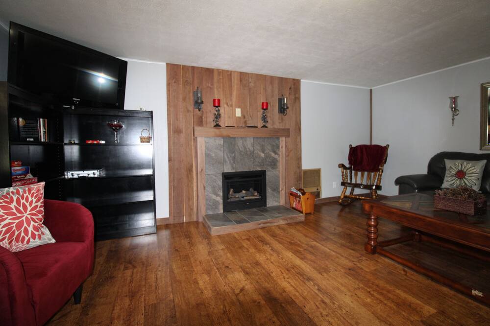Photo of Livingroom in Bee Spring