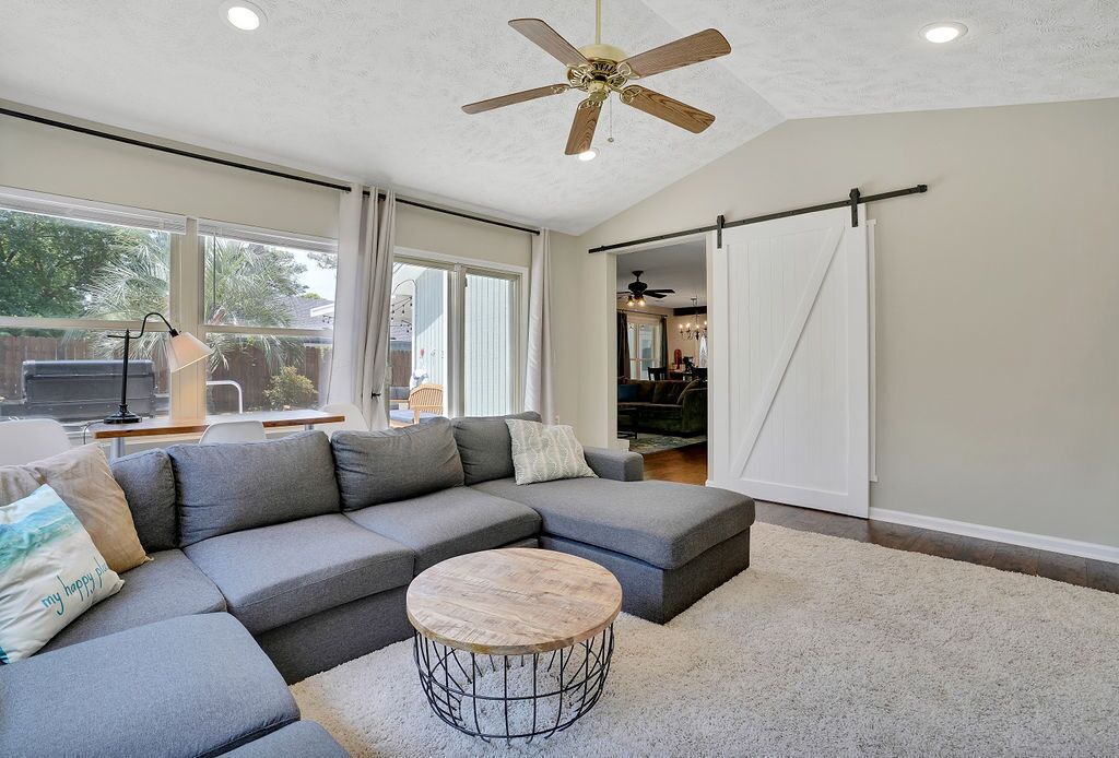 Photo of Livingroom in Eagles Nest