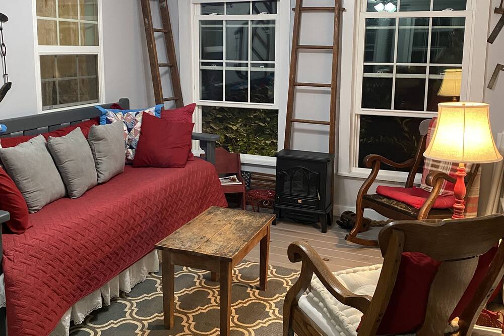 Photo of Livingroom in Talcott