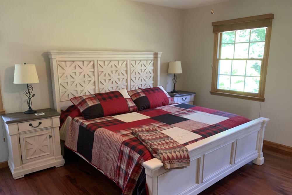 Photo of Bedroom in Waynesville