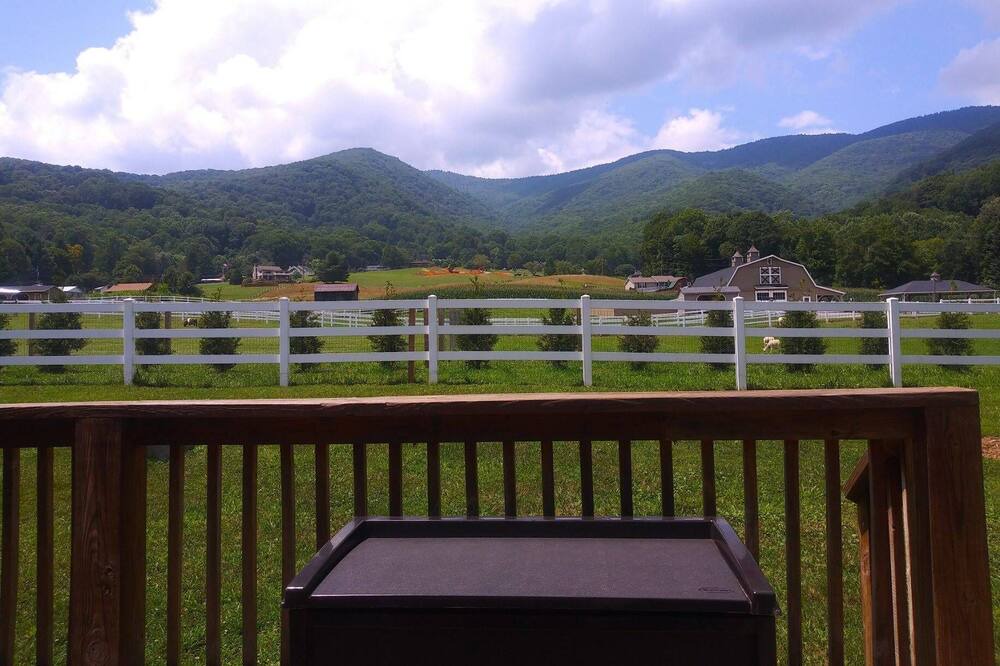 Photo of Patio Balcony in Waynesville