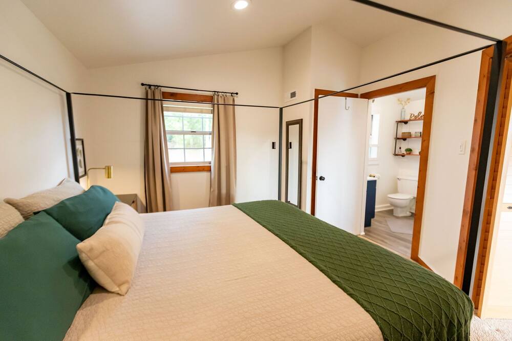 Photo of Bedroom in Maynardville