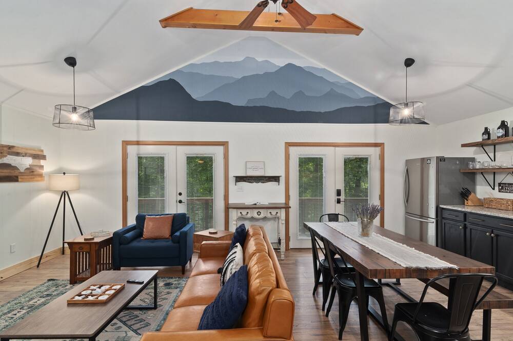 Photo of Livingroom in Sylva