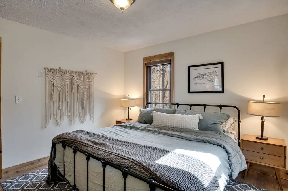 Photo of Bedroom in Sylva