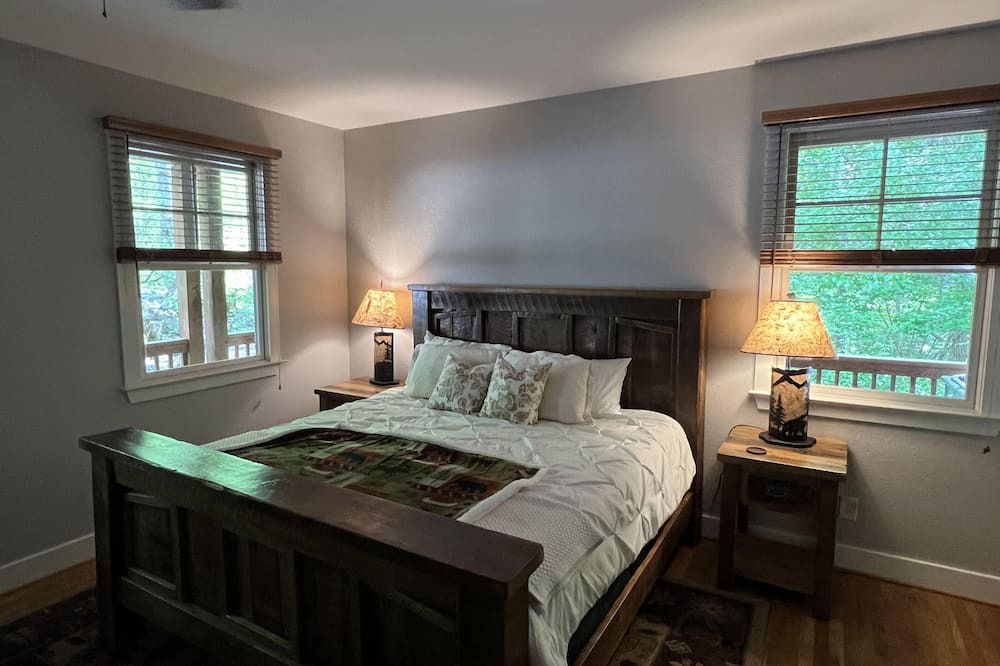 Photo of Bedroom in Bear Lake Reserve