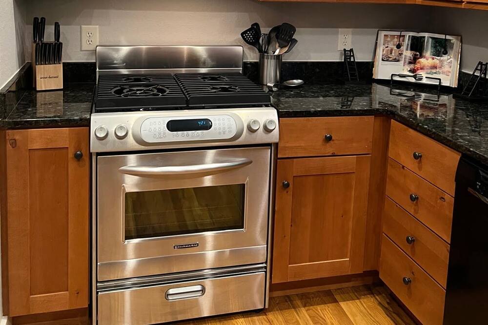Photo of Kitchen in Bear Lake Reserve