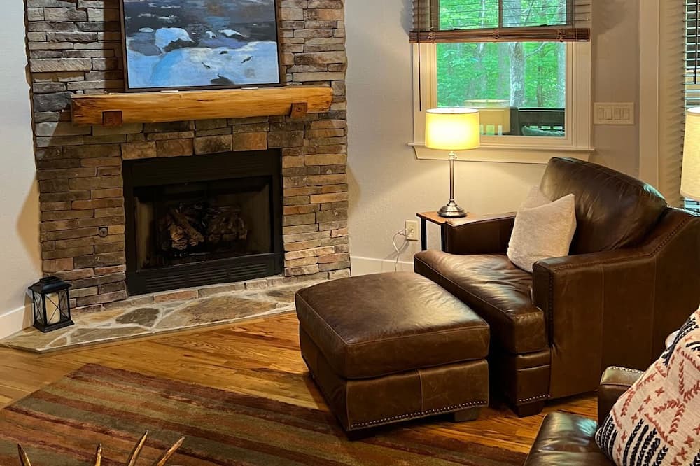 Photo of Livingroom in Bear Lake Reserve