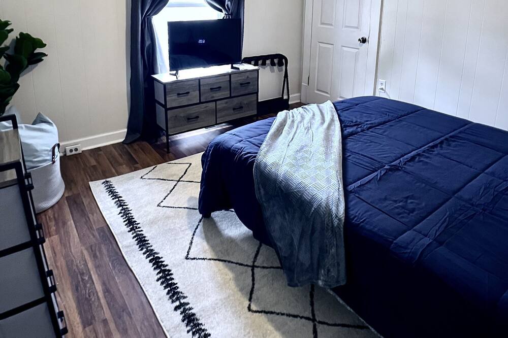 Photo of Bedroom in Old Irving Park