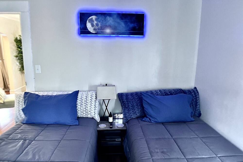 Photo of Bedroom in Old Irving Park