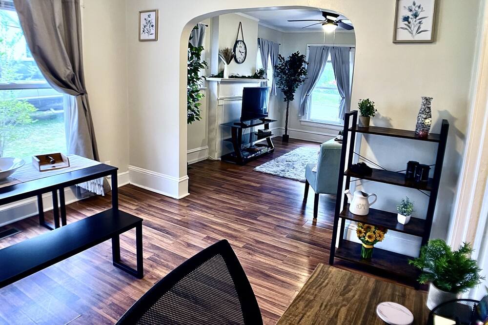 Photo of Bedroom in Old Irving Park