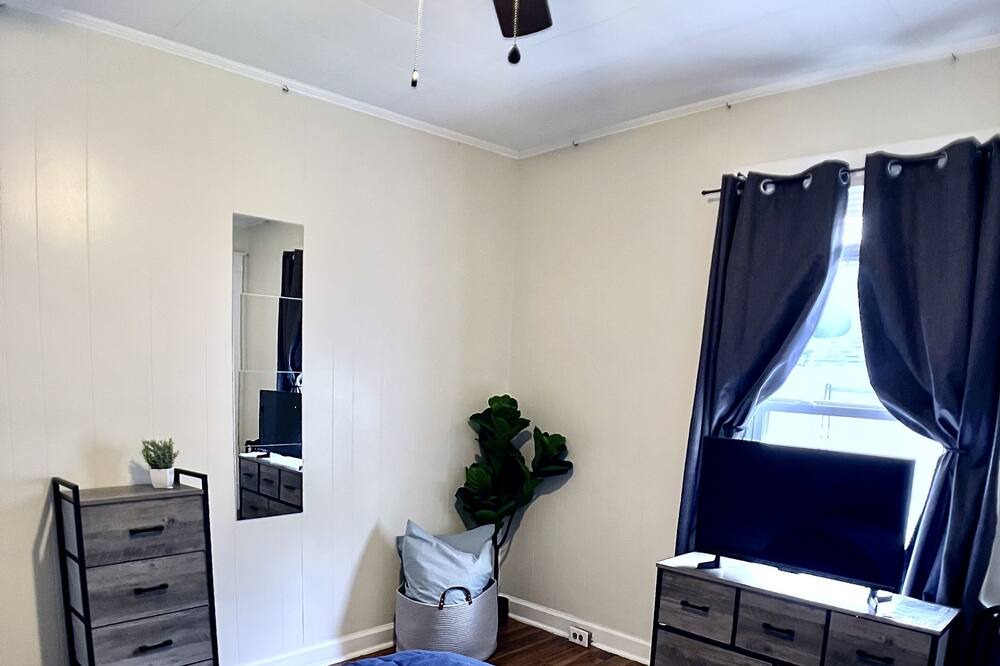 Photo of Bedroom in Old Irving Park