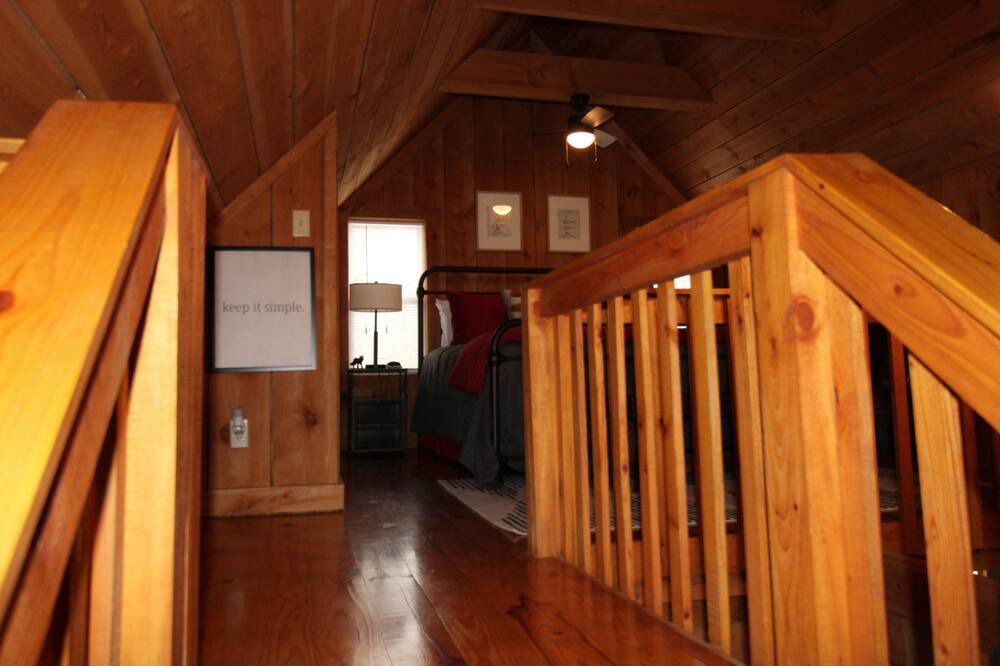 Photo of Bedroom in Bee Spring