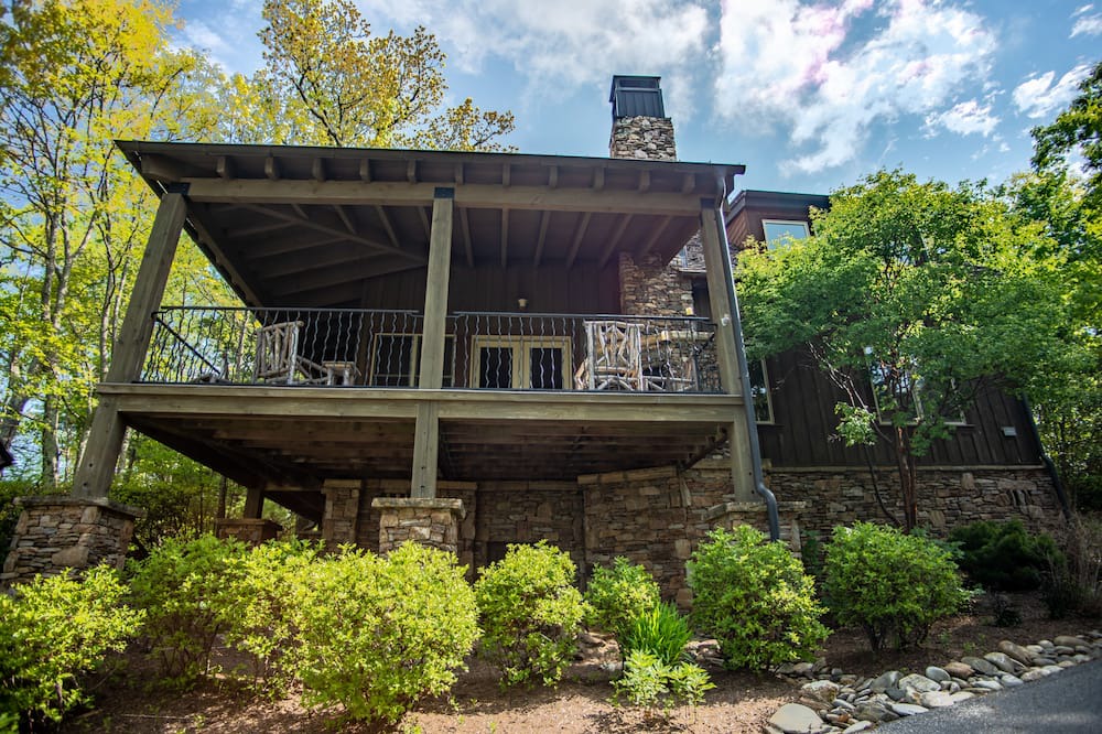 Photo of Outdoor in Mountain Air
