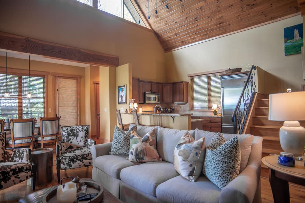 Photo of Bedroom in Mountain Air