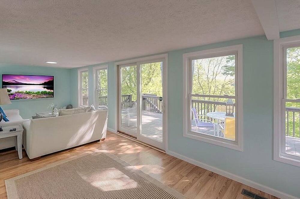 Photo of Bedroom in Bronston