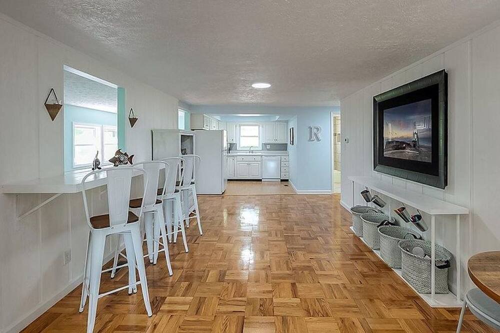 Photo of Livingroom in Bronston