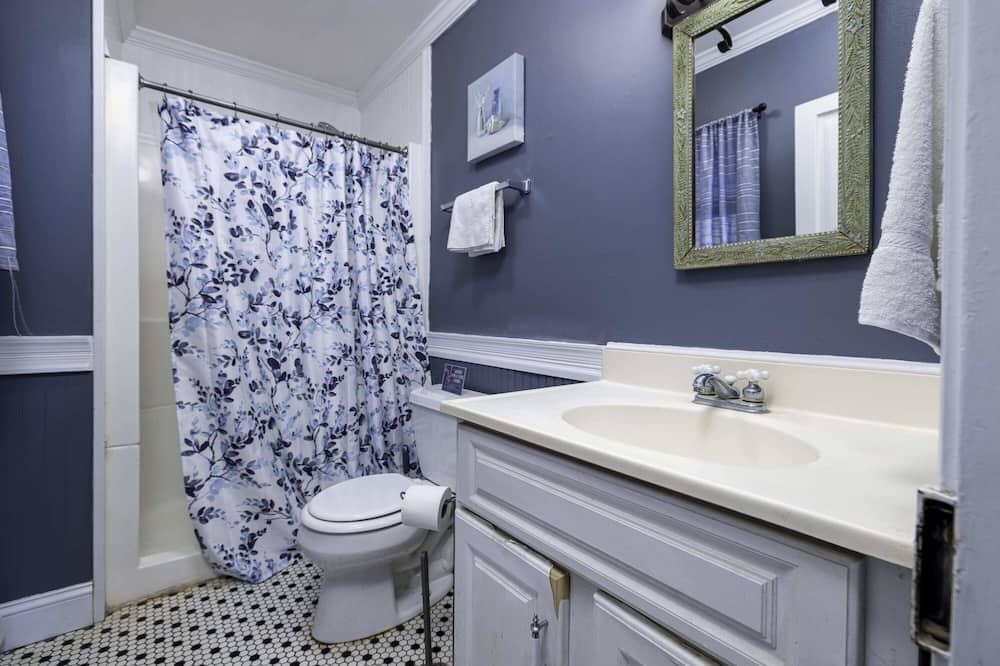 Photo of Bathroom in Maurertown