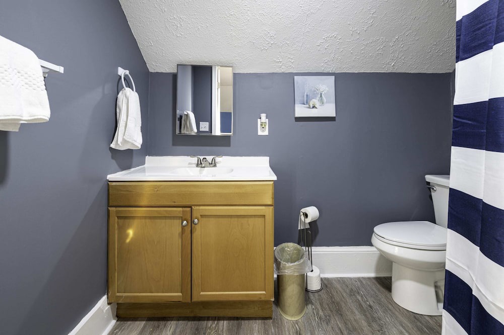 Photo of Bathroom in Maurertown