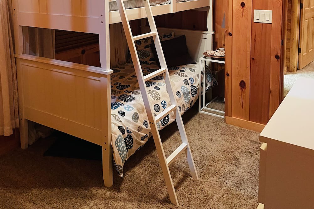 Photo of Bedroom in Cub Run