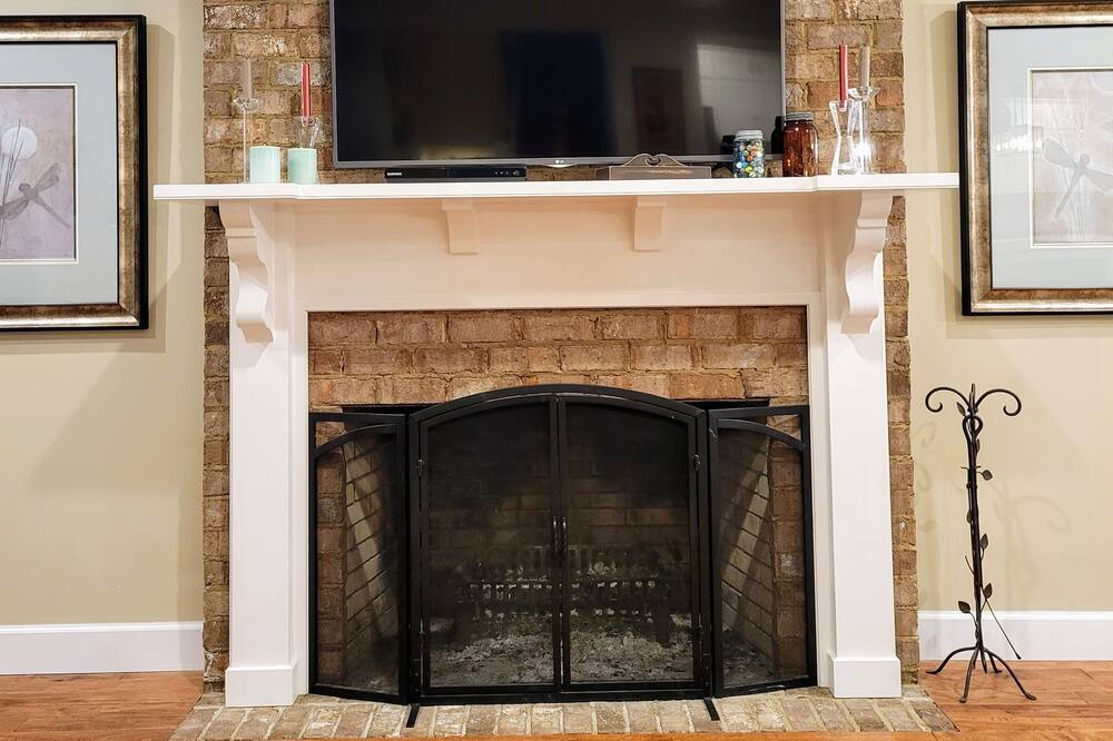Photo of Livingroom in Monticello