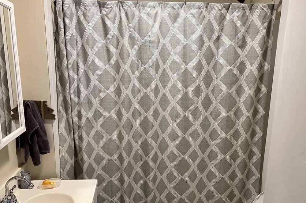 Photo of Bathroom in La Follette