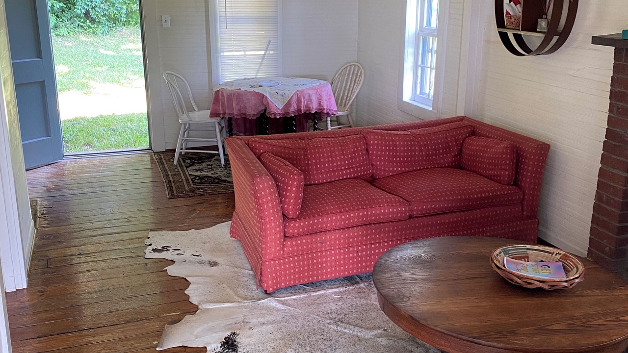 Photo of Livingroom in Travelers Rest