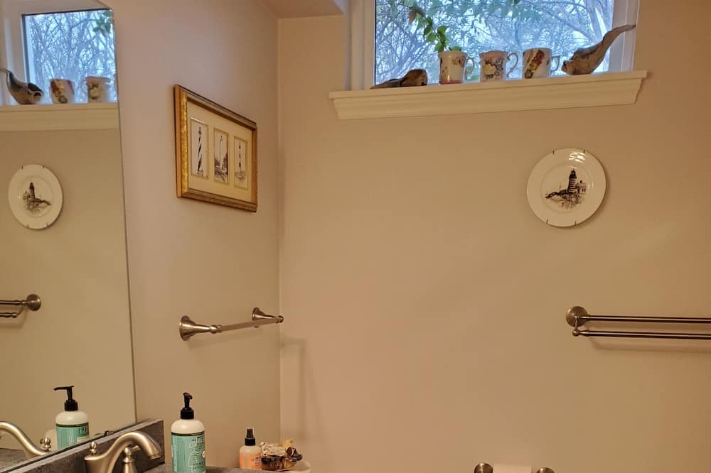 Photo of Bathroom in Cave Spring