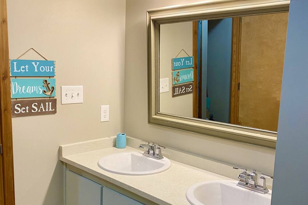 Photo of Bathroom in Rodanthe