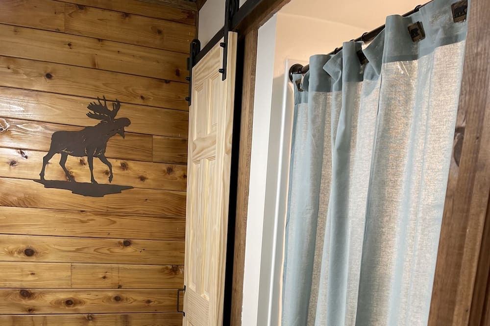 Photo of Bathroom in Flat Top