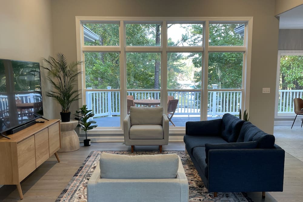 Photo of Livingroom in McCormick
