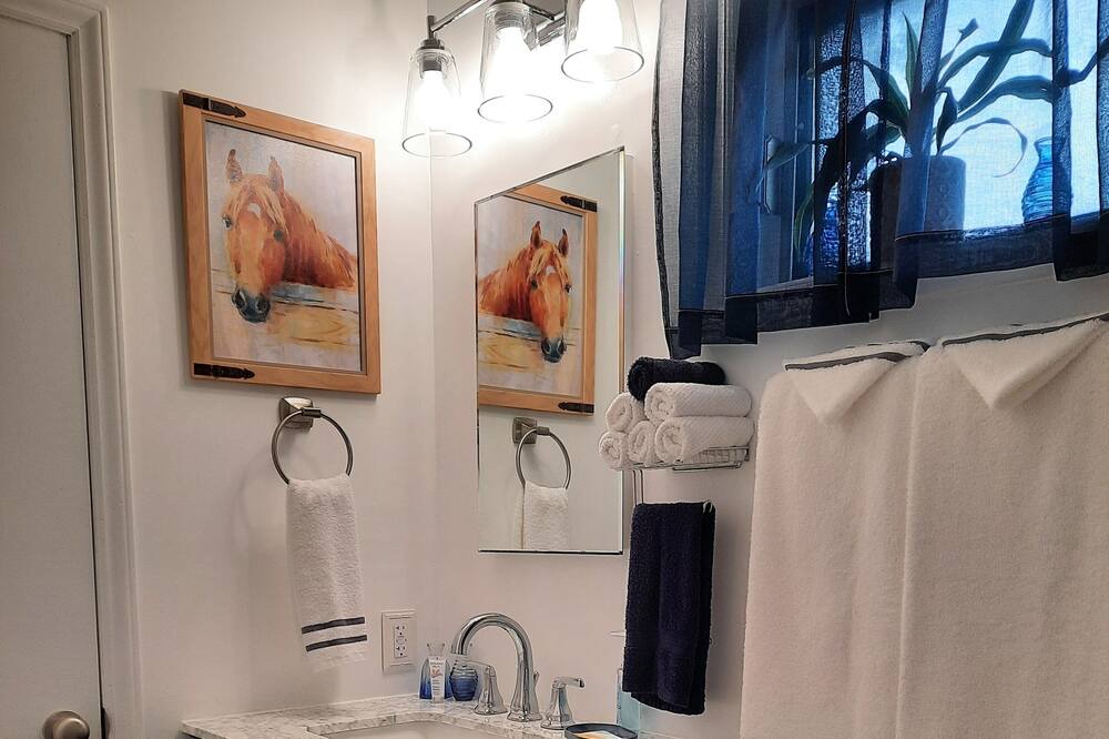 Photo of Bathroom in Lawrenceburg