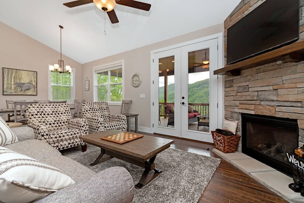 Photo of Livingroom in Bear Lake Reserve