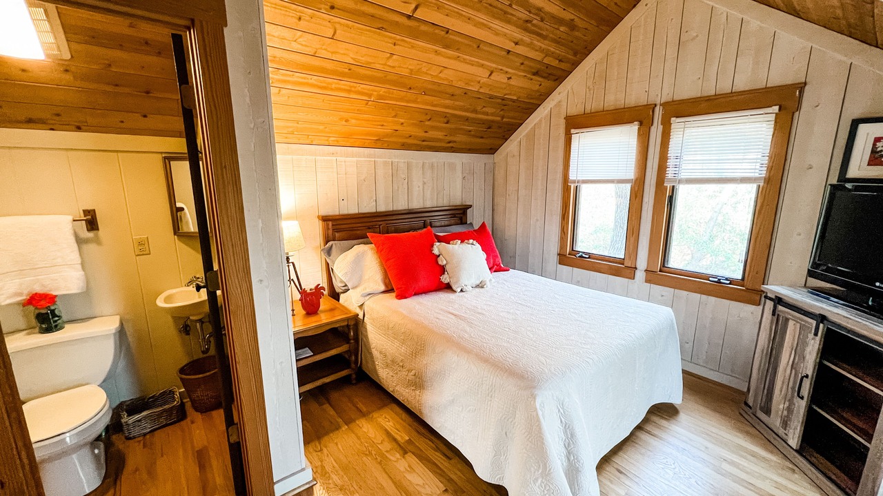 Photo of Bedroom in Cliff Ridge Colony