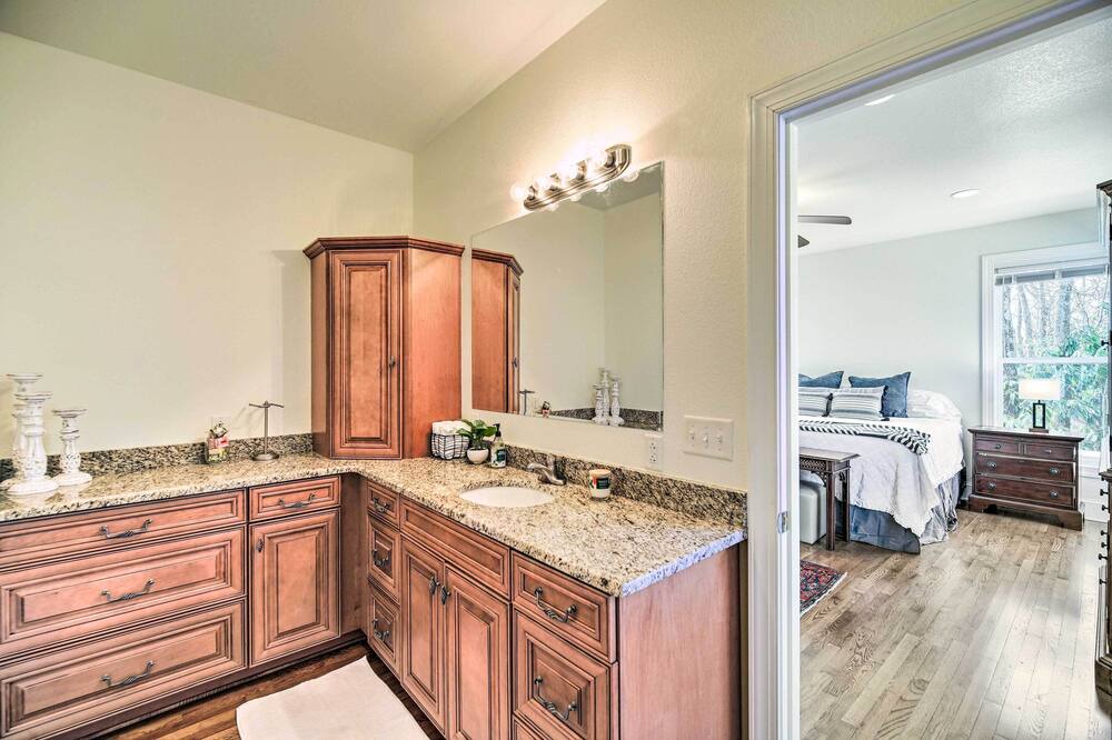 Photo of Bathroom in Dan River