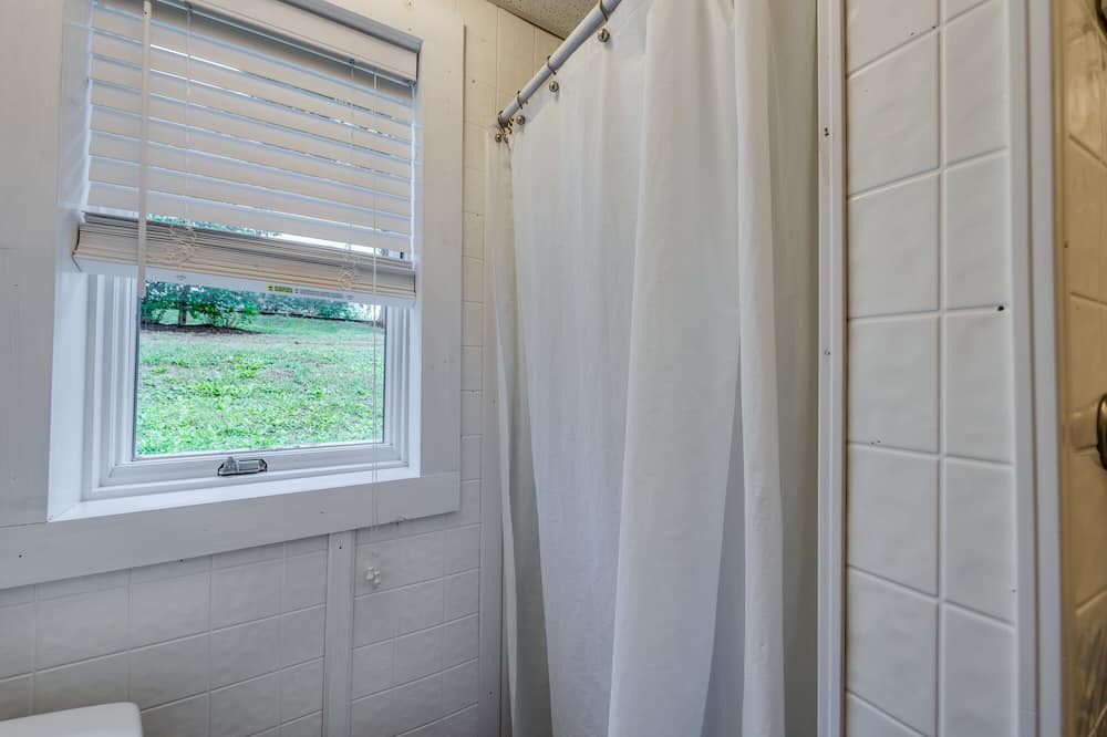 Photo of Bathroom in Allons