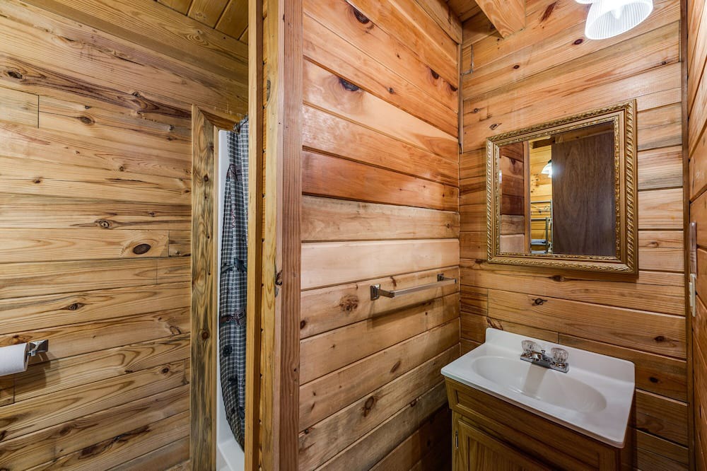 Photo of Bathroom in Allons