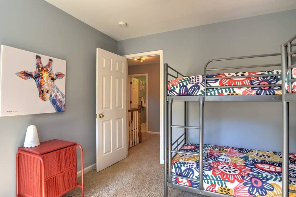 Photo of Bedroom in Royal Pines
