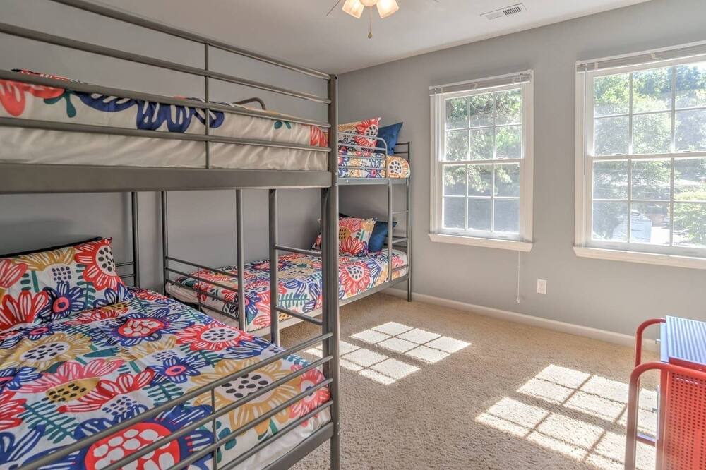 Photo of Bedroom in Royal Pines