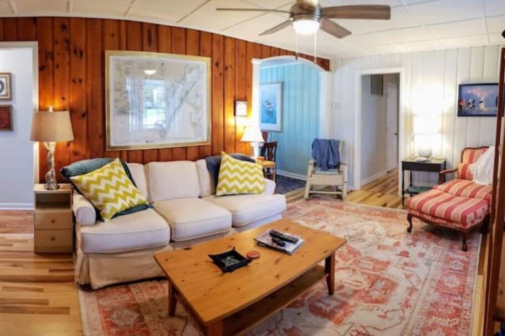 Photo of Livingroom in Morehead City